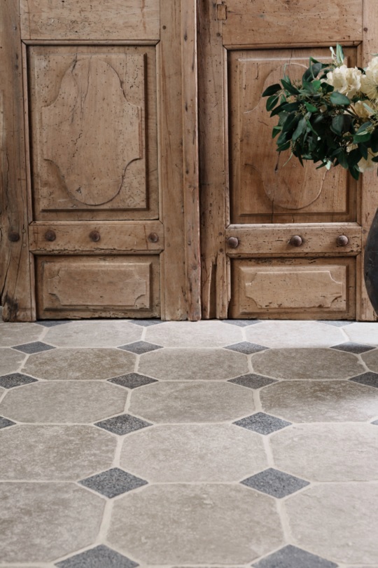 30cm x 30cm Leopold Cabochon